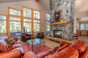 Sunriver Riverfront Escape Spacious 4 Bedroom Home with River Access and Pet-Friendly Features